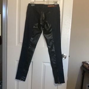 Love Moschino Size 27 black denim & faux leather jeans Made in Tunisia 4 pockets